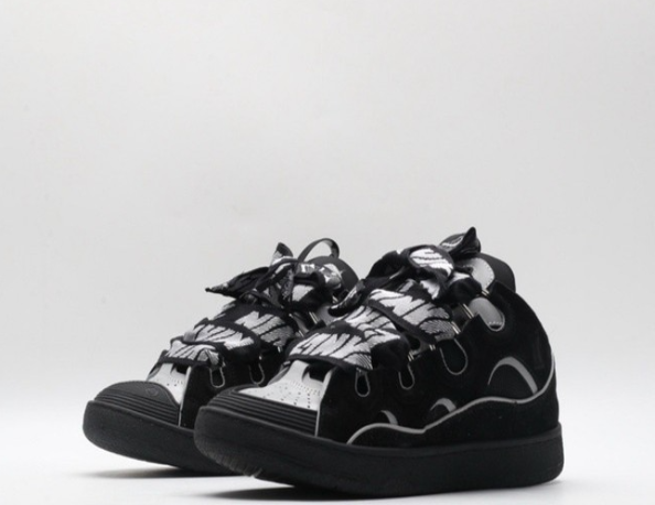 Curb Sneakers